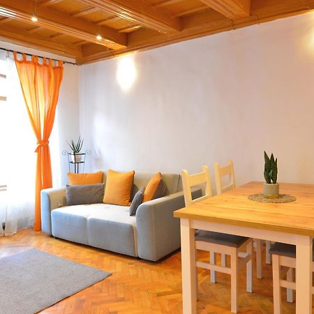 Charming Apartment - Heart Of Brasov Poarta Schei Exteriör bild